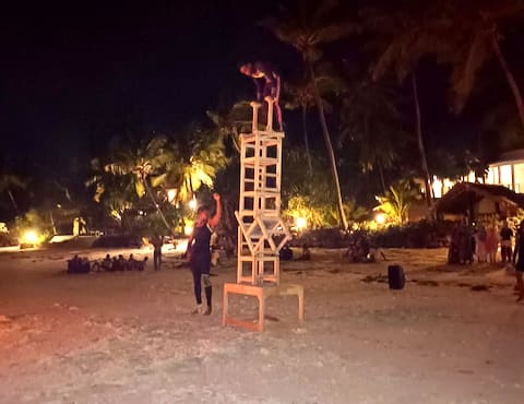 Le Réveillon du Nouvel An à Matlai : Feu de Joie, Barbecue et Percussions sur la Plage (2)