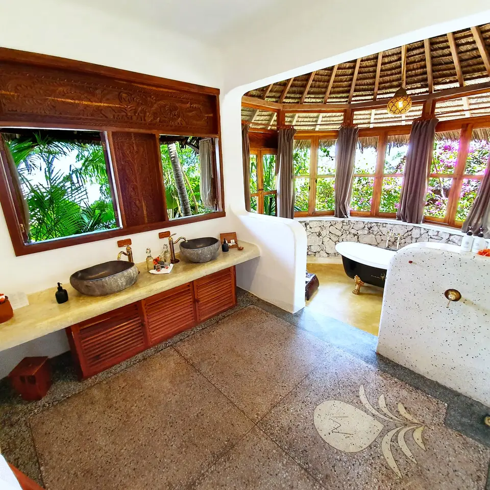 DUNIA Room - bathroom | bathtub, shower, separate toilet, double sink